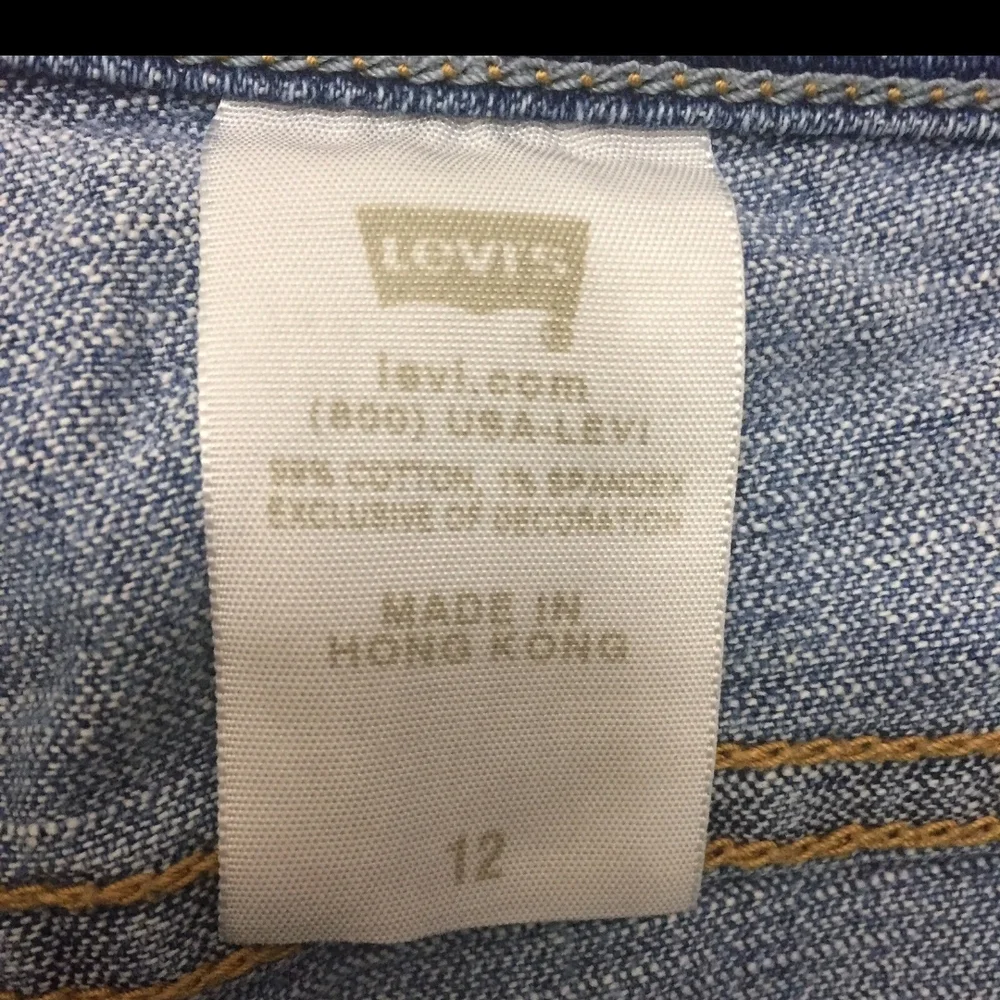 Levi's Classic Blue 515 Capri Jeans - Picture 5 of 5